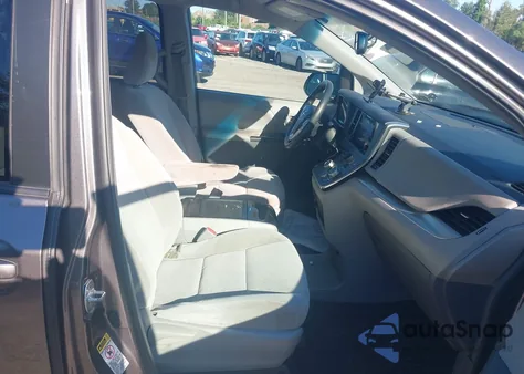 2017 Toyota Sienna Le 8 Passenger from USA, damaged, VIN 5TDKZ3DC2HS798711